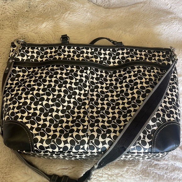 Coach Multi-Use Large Bag - Picture 9 of 17